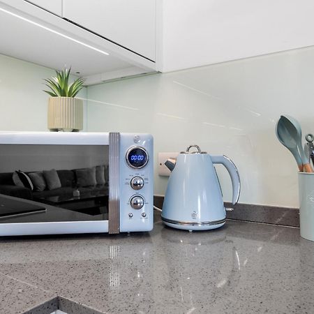 Luxury 4 Bedroom Flat With Stunning Shard View From Terrace In Central London! Next To Station, Sleeps 9 Esterno foto