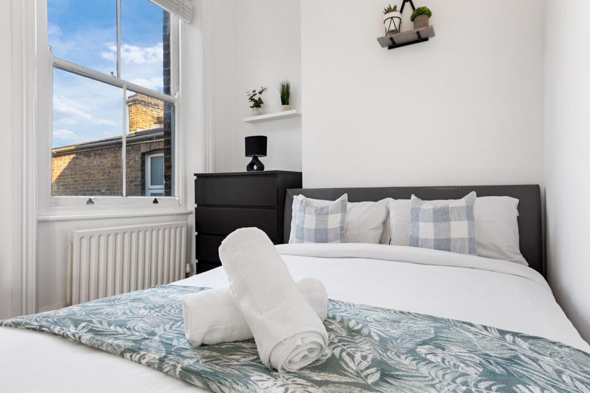 Luxury 4 Bedroom Flat With Stunning Shard View From Terrace In Central London! Next To Station, Sleeps 9 Esterno foto