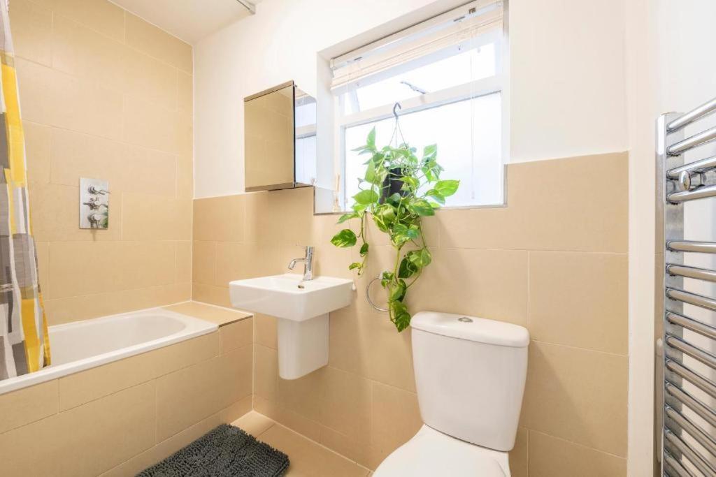 Luxury 4 Bedroom Flat With Stunning Shard View From Terrace In Central London! Next To Station, Sleeps 9 Camera foto
